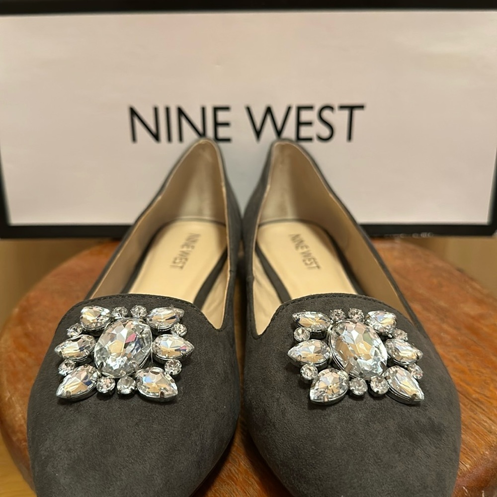Nine West Gray Flats